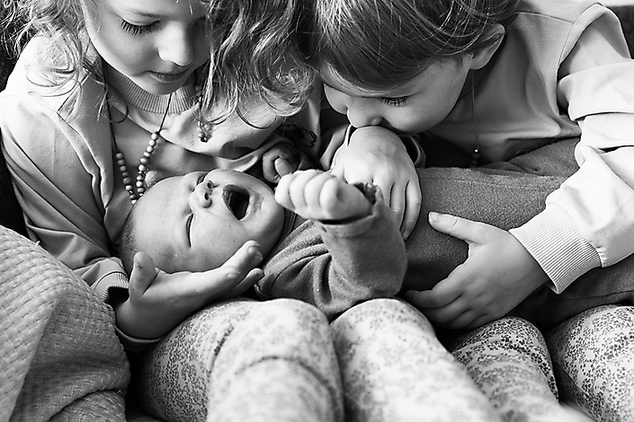 babybroertje, kraamkado, gezinsfotos, newbornfotograaf rucphen, halderberge, westbrabant, ettenleur,