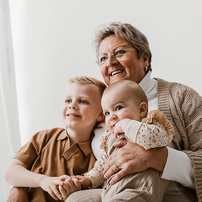omametkleinkinderen, studioportret, familiefotograaf, noordbrabant, halderberge, fotokadooma, ooster