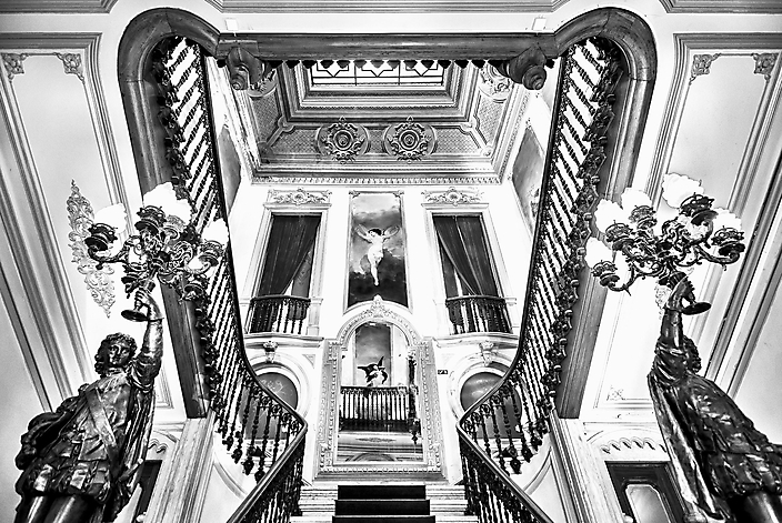 05 - Antique Stairscase Lisbon 90 x 60 cm