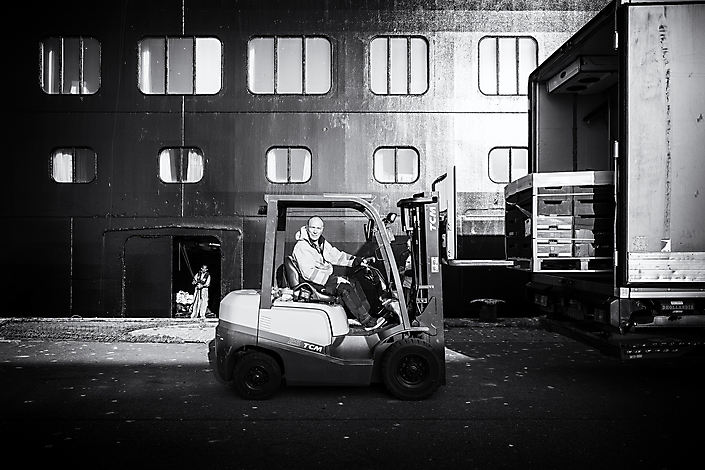 Stevedore at work at port of IJmuiden. Part of documentairy 